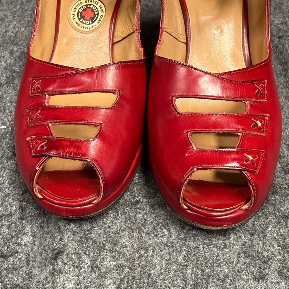 Vintage 1940’s Elegant Red Peep-Toe Heels by The Red Cross Shoe Corp - Picture 6 of 16